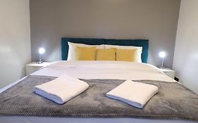 Hazelhurst House - 4 Bedrooms 2 Bathrooms